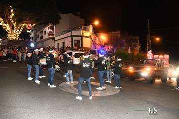 Papá Noel irrumpe en Lomo Magullo en un 4x4/FJS Fotografía.